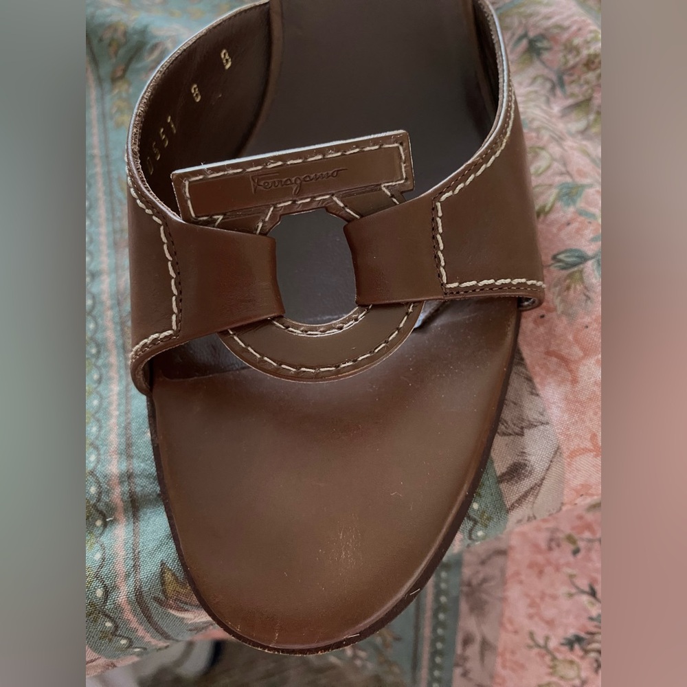 Ferragamo Chocolate Brown 2.25 inch Sandals. Size 8B, Made in Italy. Stunning - Picture 7 of 16